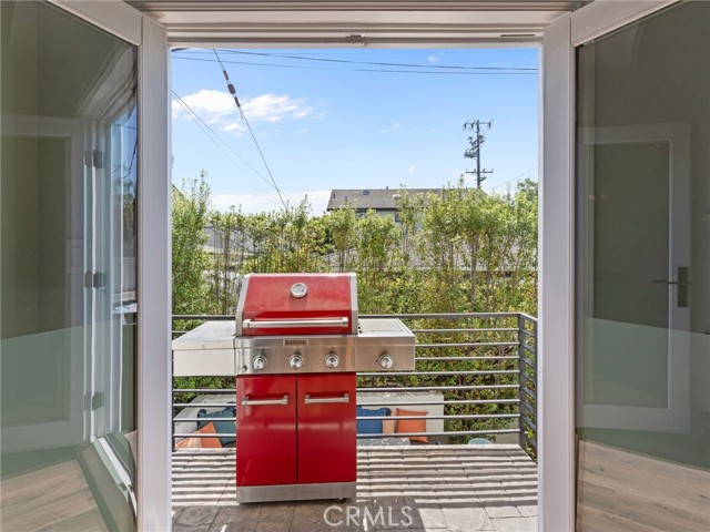 Detail Gallery Image 16 of 32 For 3506 Blossom Ln #C,  Redondo Beach,  CA 90278 - 3 Beds | 2/1 Baths