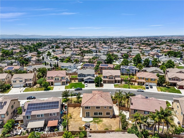 6556 Wells Springs Street, Eastvale CA: https://media.crmls.org/medias/61f0e520-a028-4bdc-b16d-a652247eba87.jpg