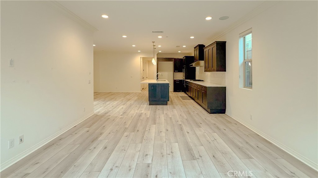 MLS #OC25272097 image #10