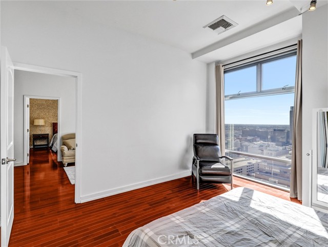 Detail Gallery Image 25 of 32 For 801 S Grand Ave #1812,  Los Angeles,  CA 90017 - 2 Beds | 2 Baths