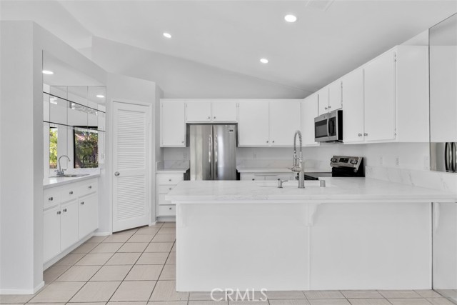 Detail Gallery Image 3 of 47 For 42004 Sand Dune, Palm Desert,  CA 92211 - 2 Beds | 2 Baths