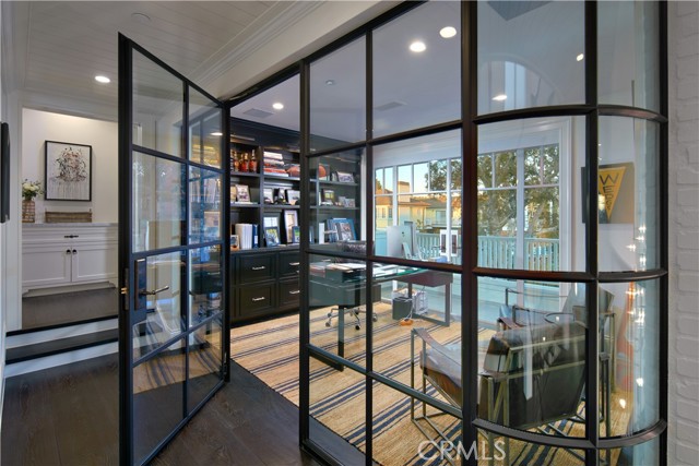 Detail Gallery Image 23 of 55 For 14 Beacon Bay, Newport Beach,  CA 92660 - 4 Beds | 4/1 Baths