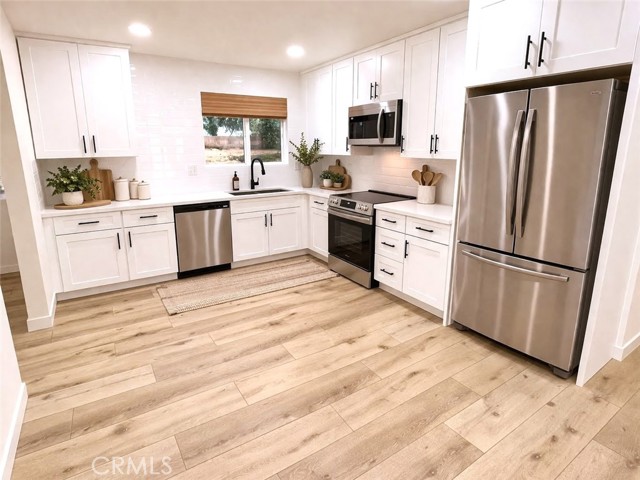 Detail Gallery Image 3 of 46 For 28451 Murrieta, Menifee,  CA 92586 - 2 Beds | 1 Baths