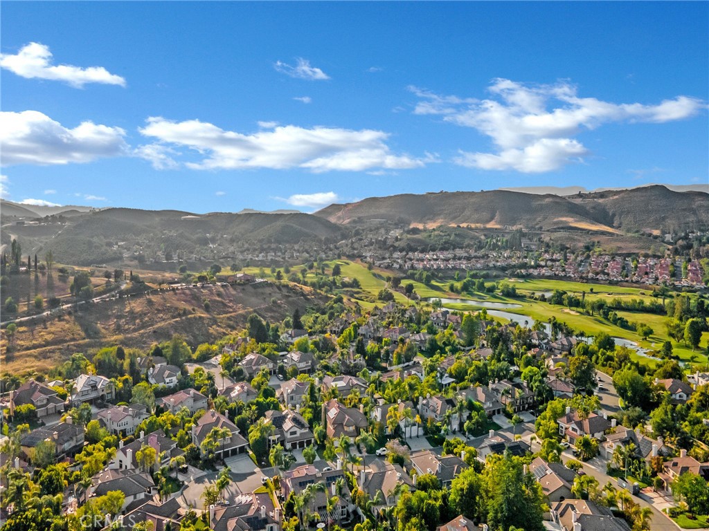https://media.crmls.org/medias/61f2ca81-f243-456b-b8ce-58a4858e4410.jpg?preset=X-Large