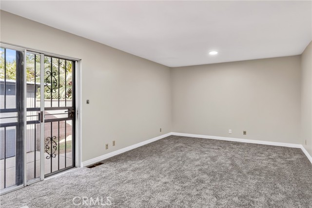 5382 Park Place, Chino CA: https://media.crmls.org/medias/61f37ba1-41c1-4e2d-a5ea-0d8c535b032c.jpg