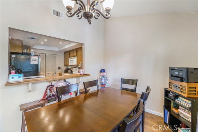 Detail Gallery Image 6 of 27 For 1405 Pinon Pl #3,  Fullerton,  CA 92835 - 3 Beds | 2 Baths