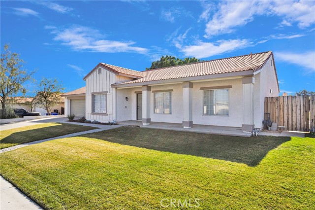 Detail Gallery Image 5 of 39 For 13641 Luna Rd, Victorville,  CA 92392 - 3 Beds | 2 Baths