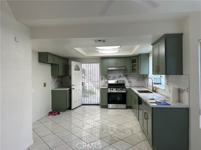 Detail Gallery Image 6 of 10 For 3479 Whistler Ave, El Monte,  CA 91732 - 4 Beds | 2/1 Baths