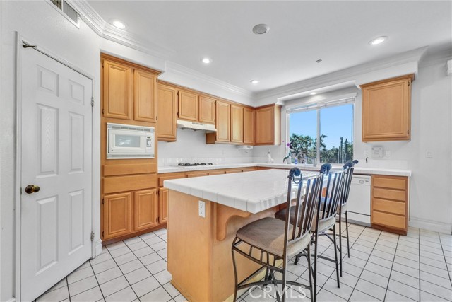Detail Gallery Image 12 of 40 For 16461 Medinah St, Fontana,  CA 92336 - 4 Beds | 3 Baths