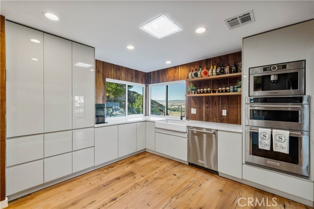 Image 9 of 50 For 16337 Ravenglen Road
