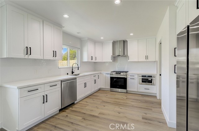 11200 Jellico Avenue, Granada Hills CA: https://media.crmls.org/medias/61f57d56-de75-471a-b00a-6903ed088087.jpg