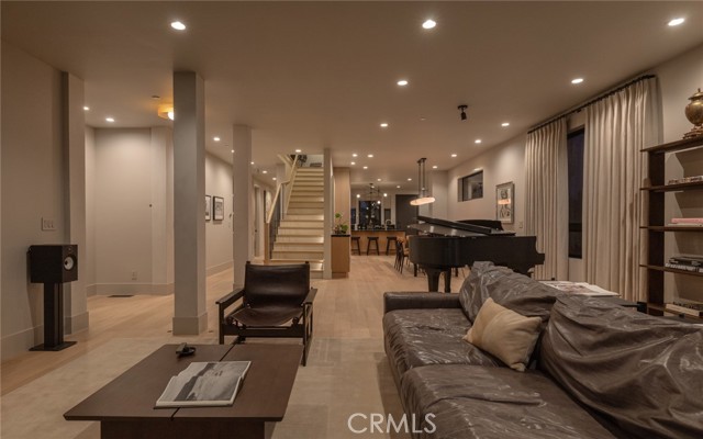 Detail Gallery Image 10 of 57 For 2212 Cliff Dr, Newport Beach,  CA 92663 - 5 Beds | 5/1 Baths