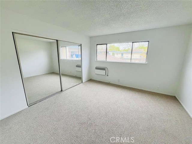 Photo #8: CRSR26051768 Listing: Photo #8