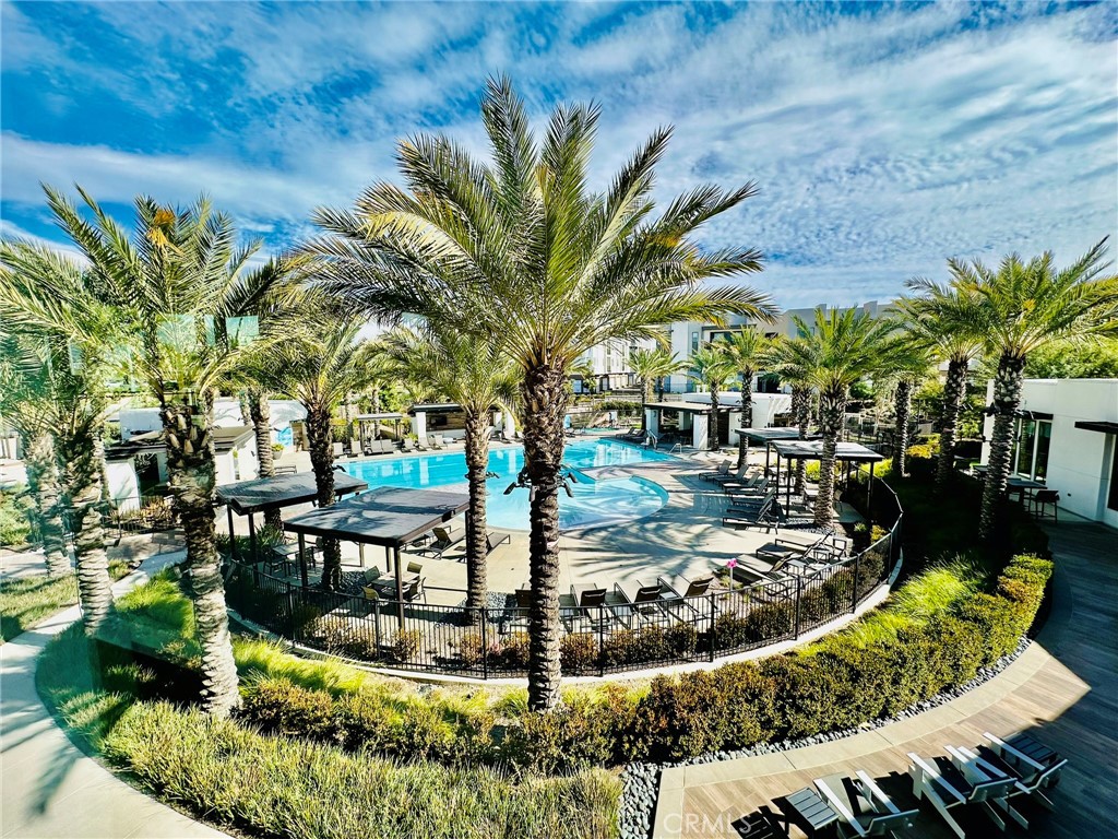 https://media.crmls.org/medias/61f6b4b7-eed4-4510-951b-d91fb65369bc.jpg?preset=X-Large