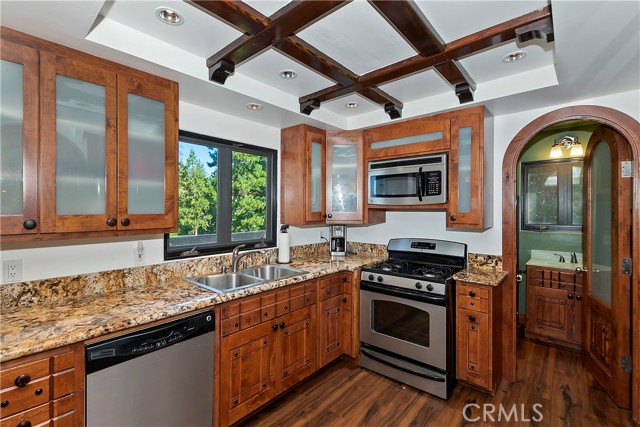 Detail Gallery Image 11 of 44 For 28545 Wabash Dr, Lake Arrowhead,  CA 92352 - 3 Beds | 2 Baths