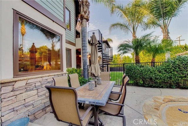 Detail Gallery Image 66 of 67 For 5230 Quakertown Ave, Woodland Hills,  CA 91364 - 5 Beds | 5 Baths