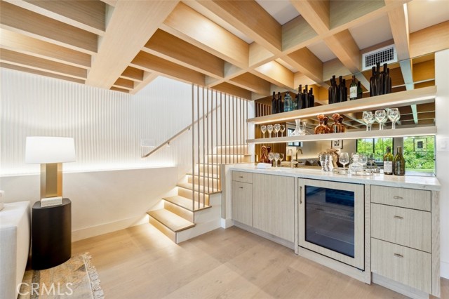 13817 Valley Vista Blvd, Sherman Oaks CA: https://media.crmls.org/medias/61f7ab5d-fffa-445a-a005-f194fa0dcae1.jpg