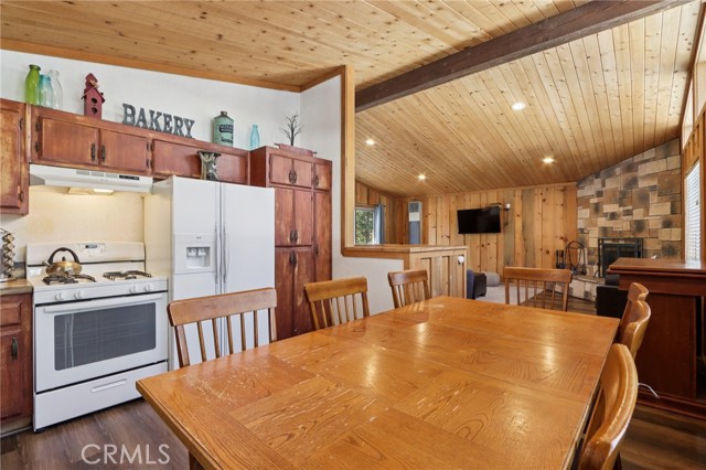 Detail Gallery Image 14 of 43 For 788 Silver Tip, Big Bear Lake,  CA 92315 - 3 Beds | 3 Baths