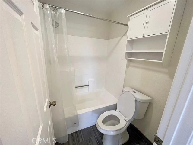 Detail Gallery Image 24 of 26 For 181 S Cross Creek Rd #E,  Orange,  CA 92869 - 1 Beds | 1 Baths