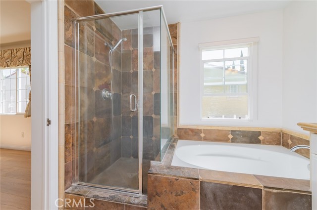 22 Arborside, Irvine CA: https://media.crmls.org/medias/61f9e000-4125-481a-aa43-6f008087071e.jpg