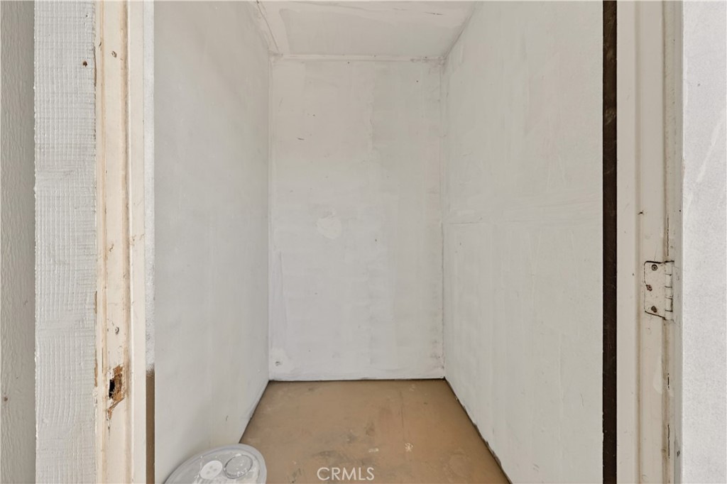 https://media.crmls.org/medias/61fa5d9f-f5b6-47de-a42f-d2c68837e955.jpg?preset=X-Large