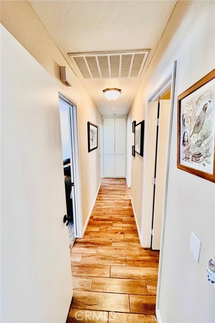 24212 Kansa Road, Apple Valley CA: https://media.crmls.org/medias/61fac09d-b220-45b7-b796-47d8df96f792.jpg