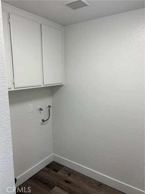 Detail Gallery Image 11 of 14 For 13750 Hubbard St #28,  Sylmar,  CA 91342 - 3 Beds | 3 Baths