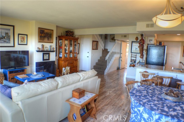 146 Avenida Baja, San Clemente CA: https://media.crmls.org/medias/61fb2d5c-1271-4f26-9f54-65bd237e0b4b.jpg