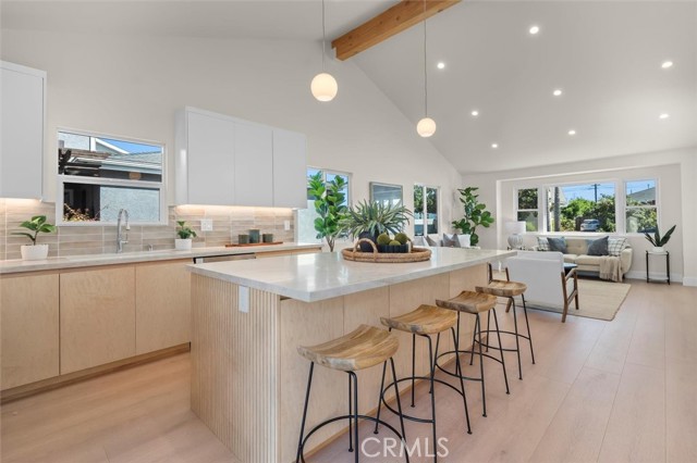 2411 Thomas Avenue, Redondo Beach CA: https://media.crmls.org/medias/61fb4d46-f63e-4ddf-acdf-4f71653d46dd.jpg