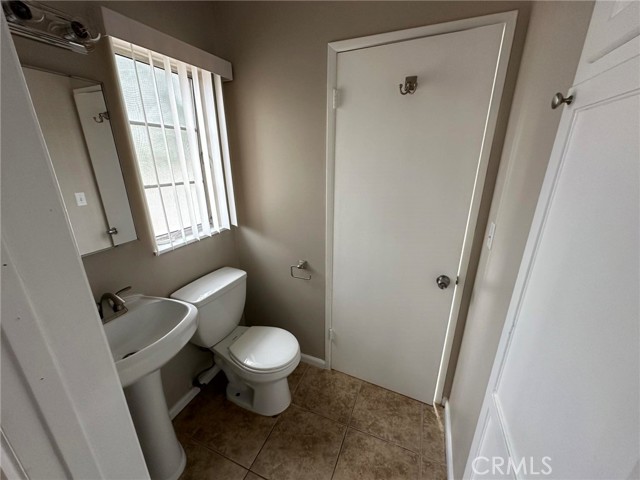 Detail Gallery Image 7 of 13 For 17377 Fairview Rd, Fontana,  CA 92336 - 3 Beds | 1/1 Baths