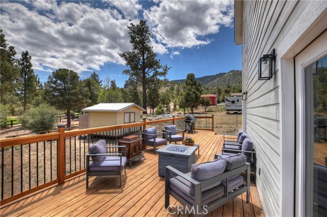 1215 Valley View Drive, Big Bear City CA: https://media.crmls.org/medias/61fb9fff-b37a-4725-87e7-8376897db0cf.jpg