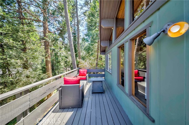 Detail Gallery Image 4 of 46 For 828 Fern Dr, Crestline,  CA 92325 - 2 Beds | 1/1 Baths