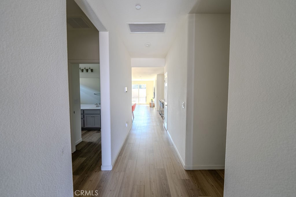 https://media.crmls.org/medias/61fd8151-d183-43fc-ac76-ec008070dc06.jpg?preset=X-Large