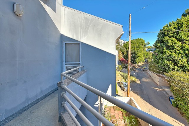 Detail Gallery Image 58 of 69 For 6423 Deep Dell, Hollywood,  CA 90068 - 3 Beds | 2/1 Baths