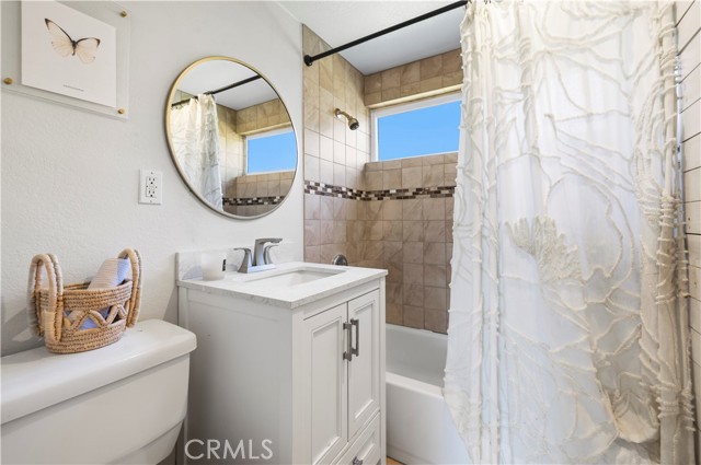 Detail Gallery Image 39 of 73 For 22510 Decoro Dr, Saugus,  CA 91350 - 4 Beds | 3 Baths