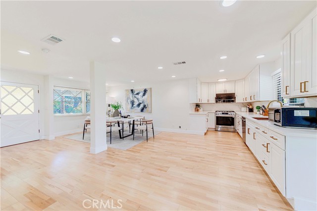 Detail Gallery Image 8 of 13 For 2215 El Monte Ave, Arcadia,  CA 91007 - 4 Beds | 4/1 Baths