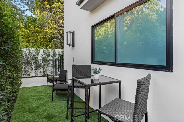 Detail Gallery Image 5 of 23 For 436 Cornell Dr, Burbank,  CA 91504 - 2 Beds | 2 Baths