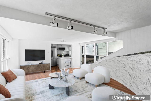 Detail Gallery Image 18 of 42 For 2820 Oak Point Dr, Los Angeles,  CA 90068 - 2 Beds | 1/1 Baths