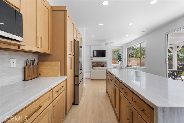 2517 Renata Court, Thousand Oaks CA: https://media.crmls.org/medias/62000064-19f4-48c0-ba09-c85c5bc1a793.jpg