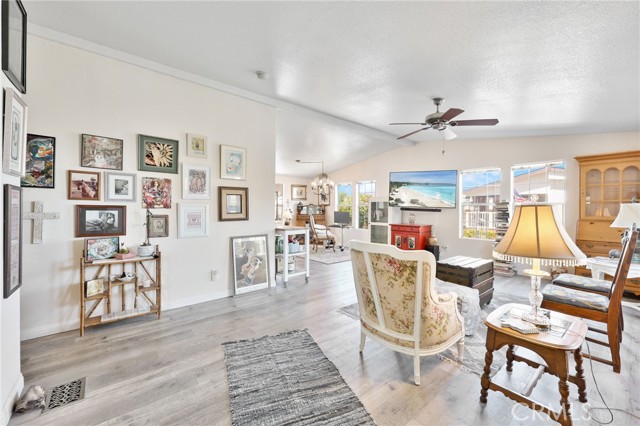 22221 Bloomfield, 30 photo 12