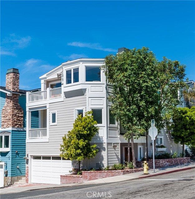 233 5th Street, Manhattan Beach, California 90266, 3 Bedrooms Bedrooms, ,3 BathroomsBathrooms,Residential,Sold,5th,SB22036248