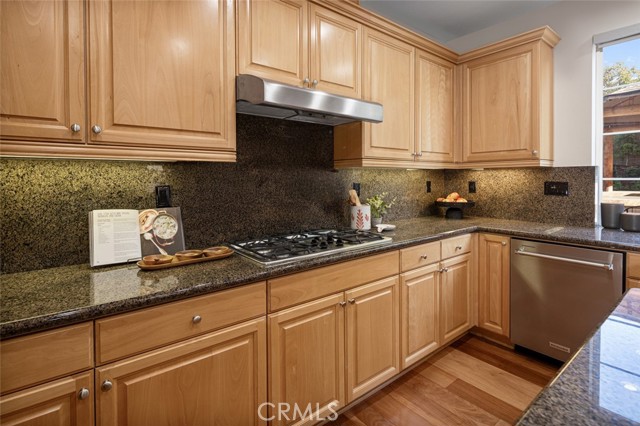 2188 Saratoga Lane, Glendora CA: https://media.crmls.org/medias/6201ec10-da77-4996-9f87-2d99927f441e.jpg