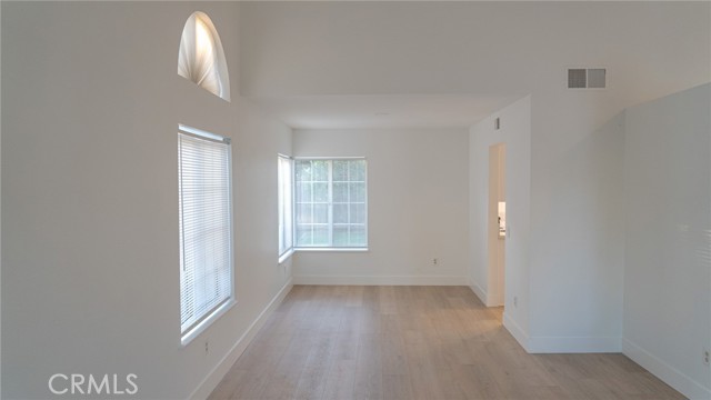 Detail Gallery Image 5 of 36 For 21 Fillmore, Irvine,  CA 92620 - 4 Beds | 2/1 Baths