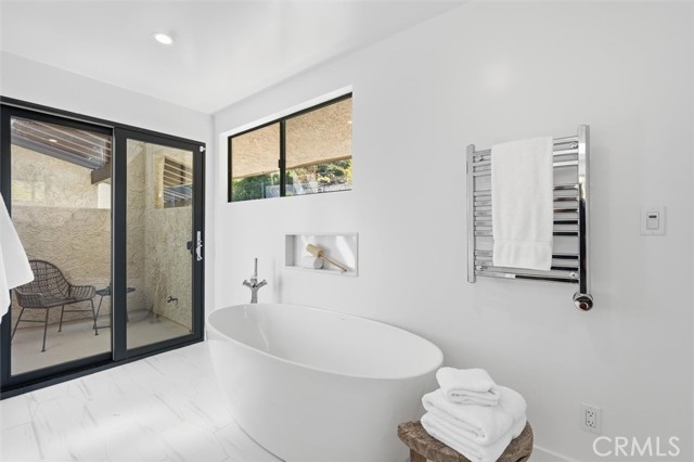 Detail Gallery Image 32 of 66 For 5204 Middlecrest Rd, Rancho Palos Verdes,  CA 90275 - 4 Beds | 3 Baths