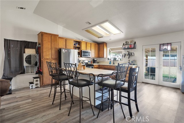 27818 Hummingbird Lane, Helendale CA: https://media.crmls.org/medias/62040314-8b99-4490-9d81-2aff923d5061.jpg
