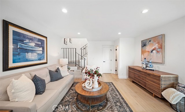 Image 3 of 42 For 6567 Woodburn Lane 7