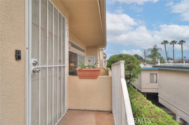 13801 Oxnard Street, 208 photo 7