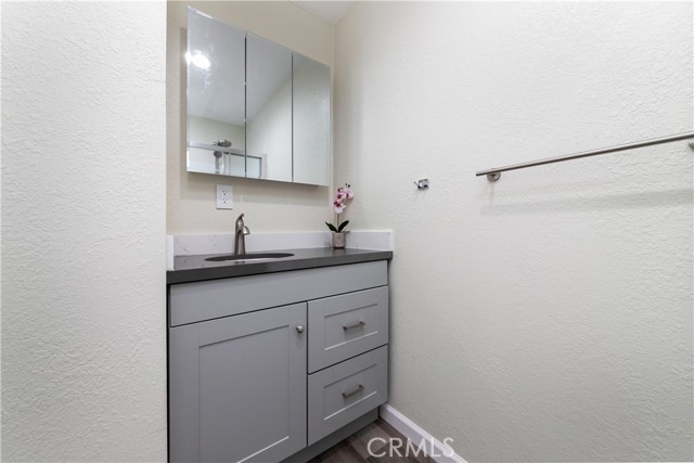 Detail Gallery Image 14 of 19 For 1135 N Howard St a,  Glendale,  CA 91207 - 2 Beds | 2 Baths