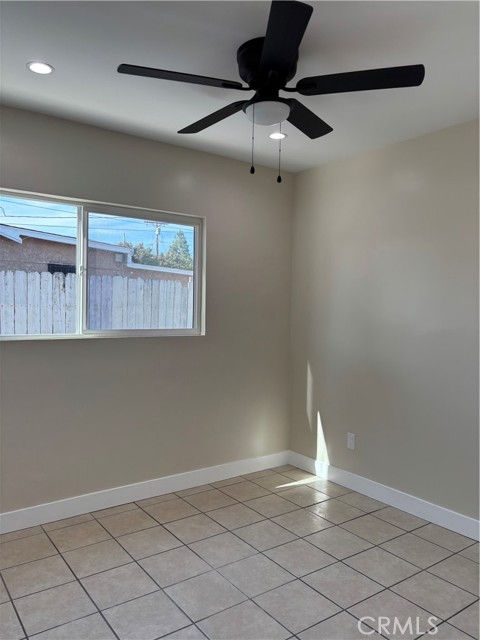 Detail Gallery Image 13 of 22 For 6537 San Miguel, Paramount,  CA 90723 - 3 Beds | 2 Baths