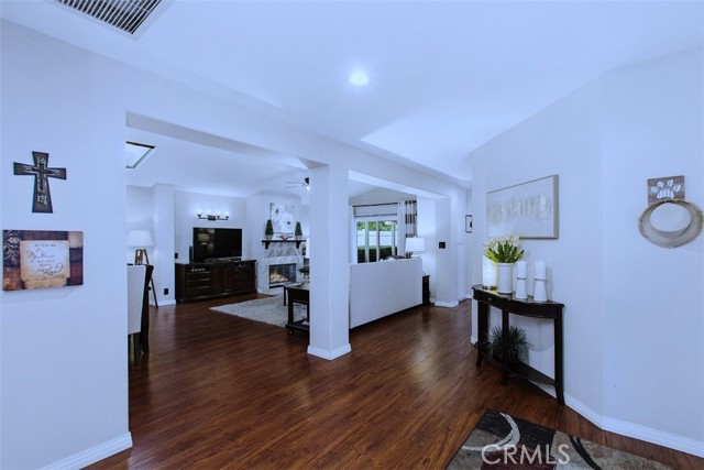 Detail Gallery Image 4 of 45 For 40442 via Amapola, Murrieta,  CA 92562 - 2 Beds | 2 Baths